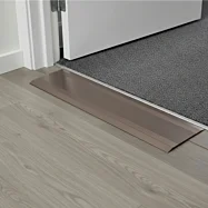 Eloxovaná prejazdová lišta pre vozíčkarov 3,5 x 175 x 900 mm – hnedá champagne