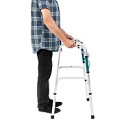 Stabilné skladacie chodítko pre seniorov a osoby so zníženou pohyblivosťou – HUGO